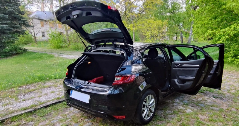 Renault Megane cena 51000 przebieg: 63000, rok produkcji 2017 z Warszawa małe 631